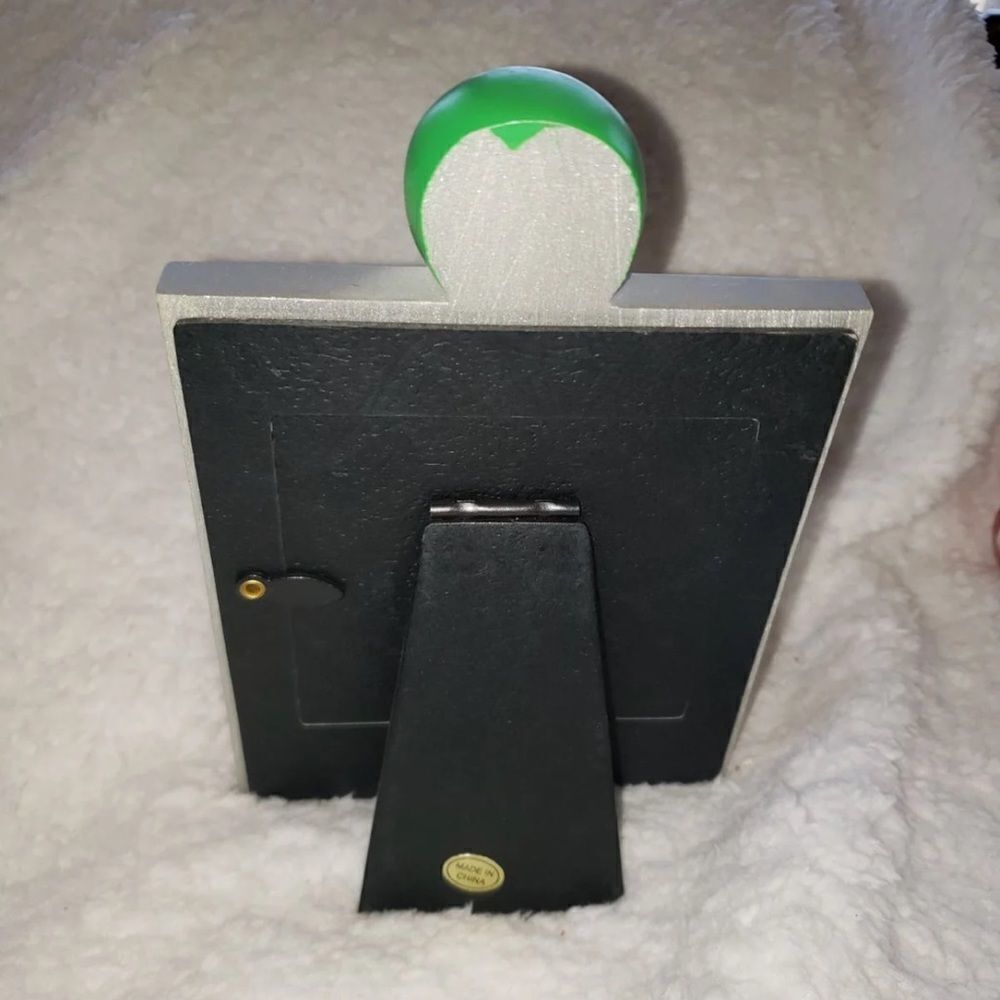 Alien Empire Picture Frame - Picture 2 of 3